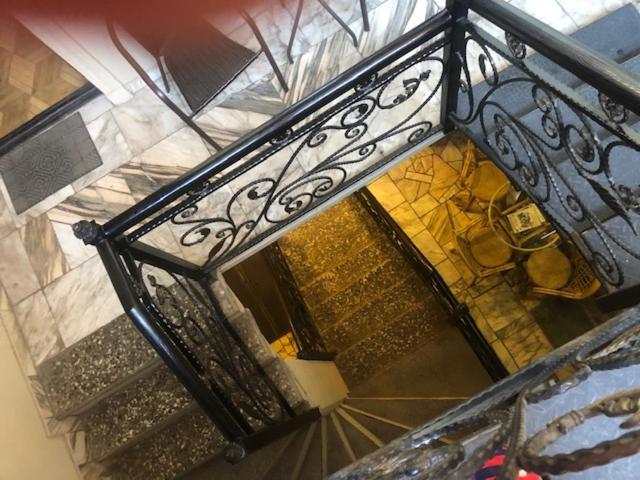 Hotel Classic Suites ティビリシ エクステリア 写真