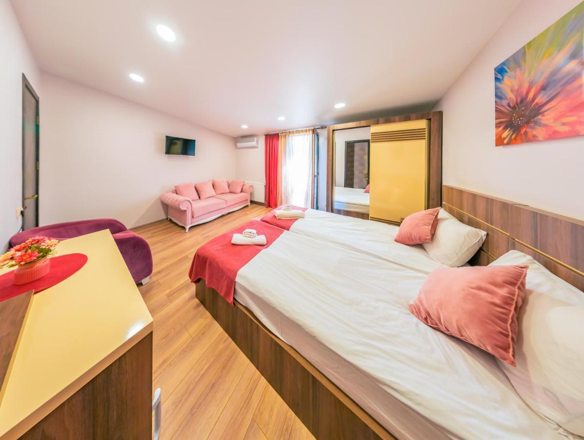 Hotel Classic Suites ティビリシ エクステリア 写真